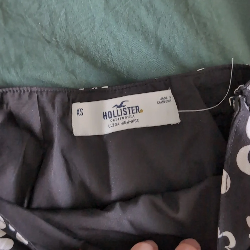 NWOT Hollister A-line Floral Skirt - Picture 4 of 6